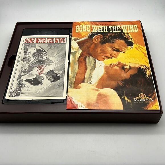 Gone With the Wind (VHS, 2-Tape Set) includes‎ Deluxe Souvenir Program Booklet - Picture 3 of 3